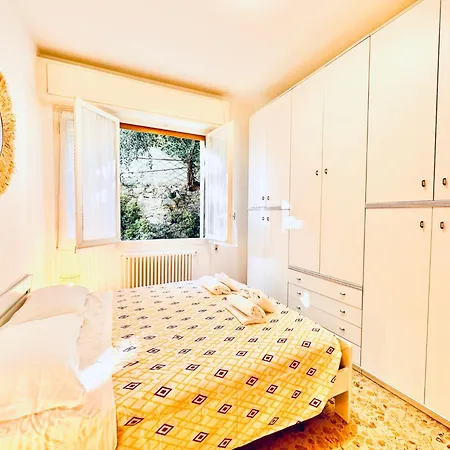 Appartamento Hostdomus - Cozy Corner Near The Sea *