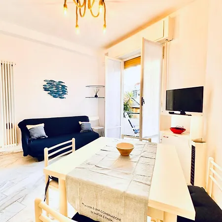 Hostdomus - Cozy Corner Near The Sea Appartamento