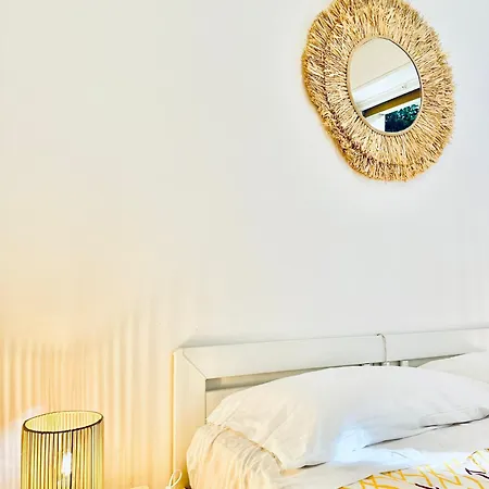 Hostdomus - Cozy Corner Near The Sea 아파트 *